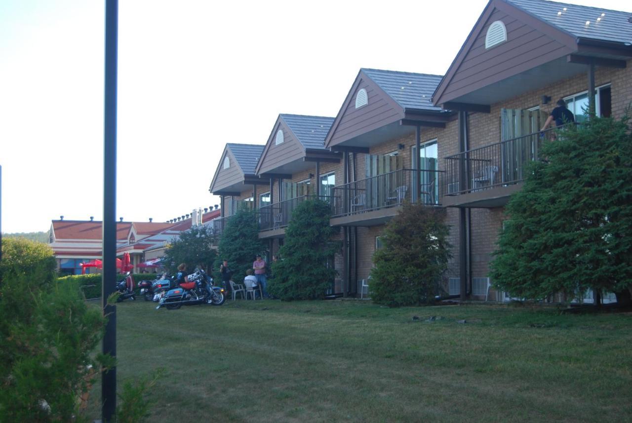 Waterfront Inn New Liskeard Exterior foto